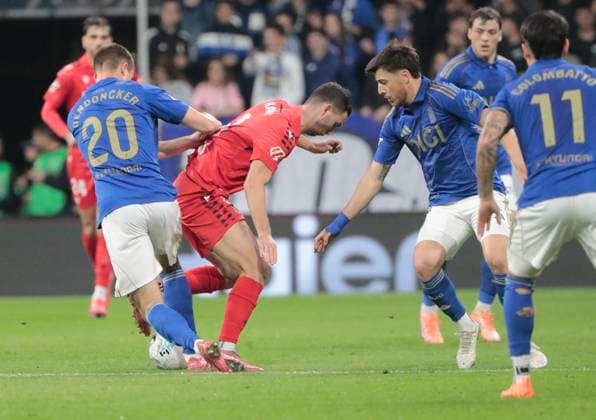 Spanish La Liga EA Sports soccer match Real Oviedo vs Osasuna at Carlos Tartiere Stadium in Oviedo, Asturias, Spain. 03 November 2025 900 Cordon Press  900 CordonxPress LOF - Real Oviedo vs Osasuna