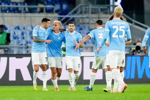 November 3, 2025, Rome, Italy: Lazio™s players jubilate after scoring the goal (1-0) during the Serie A soccer match between SS Lazio and Cagliari Calcio at Olimpico Stadium in Rome, Italy, 3 November 2025. ANSA GIUSEPPE MAFFIA. Soccer: Serie A; Lazio-Cagliari  - ZUMAa110 20251103_zaf_a110_071 Copyright: xGiuseppexMaffiax