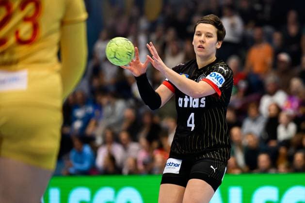 Gummersbach: Handball Frauen EM-Qualifikation, Deutschland - Nordmazedonien Alina Grijseels (Deutschland) Gummersbach Schwalbe Arena Deutschland