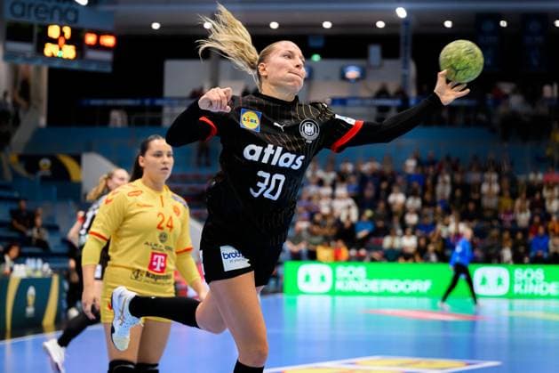 Gummersbach: Handball Frauen EM-Qualifikation, Deutschland - Nordmazedonien Jenny Behrend (Deutschland) Gummersbach Schwalbe Arena Deutschland