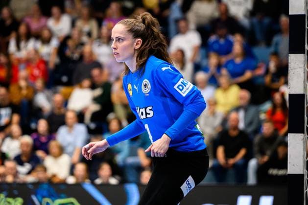 Gummersbach: Handball Frauen EM-Qualifikation, Deutschland - Nordmazedonien Torhueterin Sarah Wachter (Deutschland) Gummersbach Schwalbe Arena Deutschland