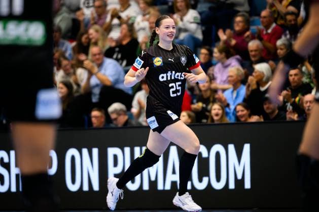 Gummersbach: Handball Frauen EM-Qualifikation, Deutschland - Nordmazedonien Luisa Scherer (Deutschland) Jubel Freude Emotion Gummersbach Schwalbe Arena Deutschland
