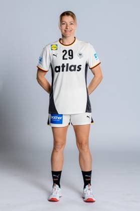 Gummersbach: Handball Frauen Deutschland - Fotoshooting Antje Döll Doell (Deutschland) Gummersbach Schwalbe Arena Deutschland