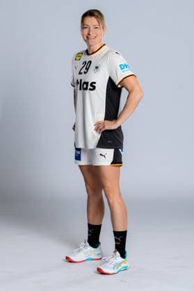 Gummersbach: Handball Frauen Deutschland - Fotoshooting Antje Döll Doell (Deutschland) Gummersbach Schwalbe Arena Deutschland