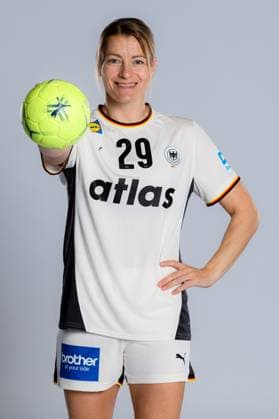 Gummersbach: Handball Frauen Deutschland - Fotoshooting Antje Döll Doell (Deutschland) Gummersbach Schwalbe Arena Deutschland