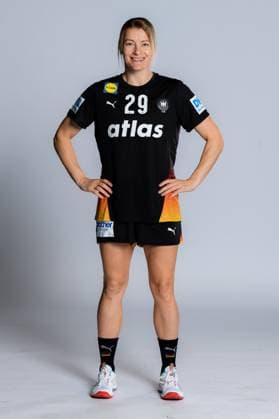 Gummersbach: Handball Frauen Deutschland - Fotoshooting Antje Döll Doell (Deutschland) Gummersbach Schwalbe Arena Deutschland