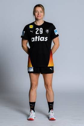 Gummersbach: Handball Frauen Deutschland - Fotoshooting Antje Döll Doell (Deutschland) Gummersbach Schwalbe Arena Deutschland