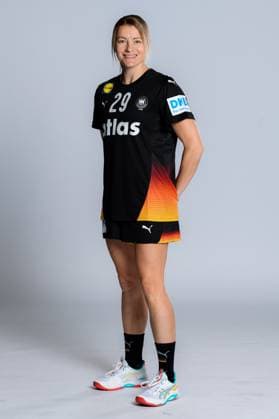 Gummersbach: Handball Frauen Deutschland - Fotoshooting Antje Döll Doell (Deutschland) Gummersbach Schwalbe Arena Deutschland