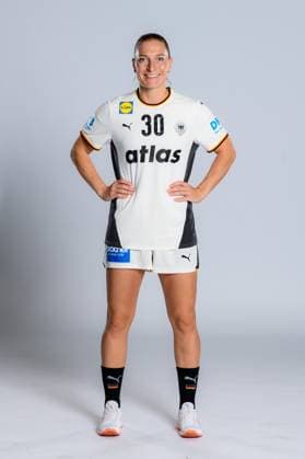 Gummersbach: Handball Frauen Deutschland - Fotoshooting Jenny Behrend (Deutschland) Gummersbach Schwalbe Arena Deutschland
