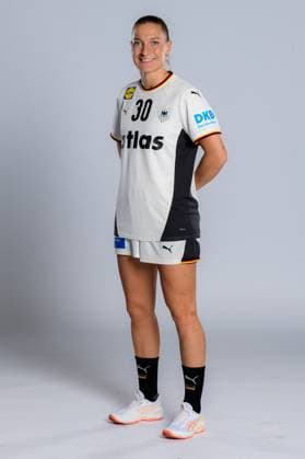 Gummersbach: Handball Frauen Deutschland - Fotoshooting Jenny Behrend (Deutschland) Gummersbach Schwalbe Arena Deutschland