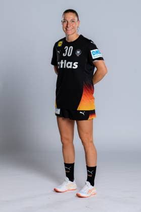 Gummersbach: Handball Frauen Deutschland - Fotoshooting Jenny Behrend (Deutschland) Gummersbach Schwalbe Arena Deutschland