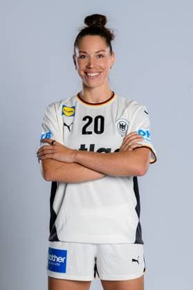 Gummersbach: Handball Frauen Deutschland - Fotoshooting Emily Vogel (Deutschland) Gummersbach Schwalbe Arena Deutschland