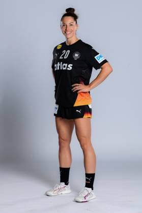 Gummersbach: Handball Frauen Deutschland - Fotoshooting Emily Vogel (Deutschland) Gummersbach Schwalbe Arena Deutschland
