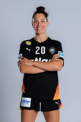 Gummersbach: Handball Frauen Deutschland - Fotoshooting Emily Vogel (Deutschland) Gummersbach Schwalbe Arena Deutschland