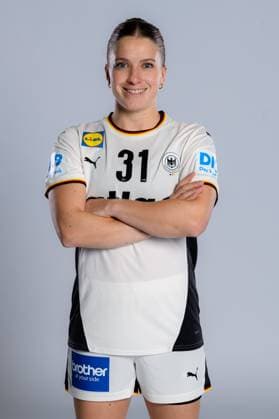 Gummersbach: Handball Frauen Deutschland - Fotoshooting Alexia Hauf (Deutschland) Gummersbach Schwalbe Arena Deutschland