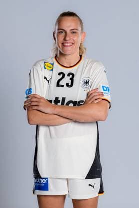 Gummersbach: Handball Frauen Deutschland - Fotoshooting Annika Lott (Deutschland) Gummersbach Schwalbe Arena Deutschland