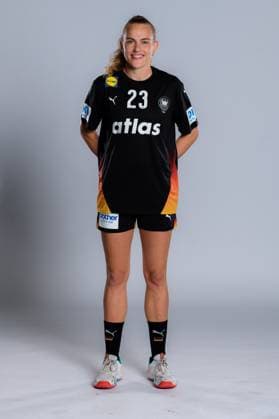 Gummersbach: Handball Frauen Deutschland - Fotoshooting Annika Lott (Deutschland) Gummersbach Schwalbe Arena Deutschland