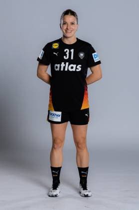 Gummersbach: Handball Frauen Deutschland - Fotoshooting Alexia Hauf (Deutschland) Gummersbach Schwalbe Arena Deutschland