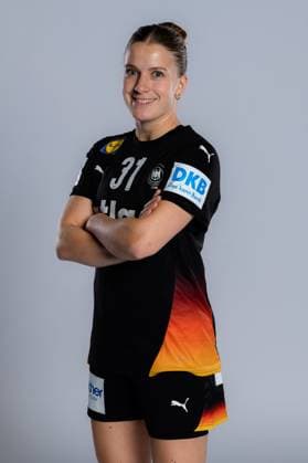 Gummersbach: Handball Frauen Deutschland - Fotoshooting Alexia Hauf (Deutschland) Gummersbach Schwalbe Arena Deutschland