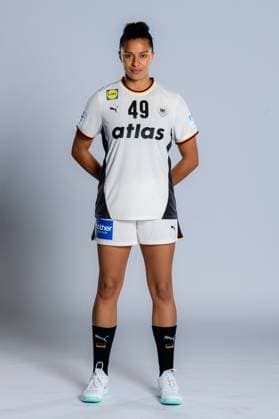 Gummersbach: Handball Frauen Deutschland - Fotoshooting Aimee von Pereira (Deutschland) Gummersbach Schwalbe Arena Deutschland