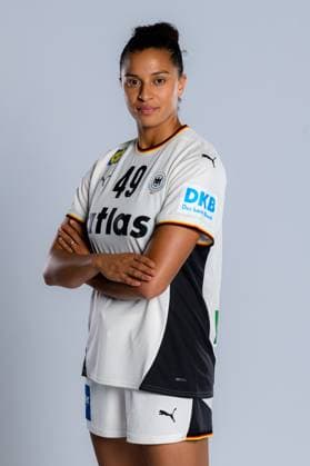 Gummersbach: Handball Frauen Deutschland - Fotoshooting Aimee von Pereira (Deutschland) Gummersbach Schwalbe Arena Deutschland