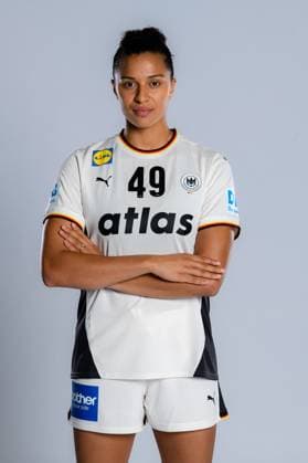 Gummersbach: Handball Frauen Deutschland - Fotoshooting Aimee von Pereira (Deutschland) Gummersbach Schwalbe Arena Deutschland