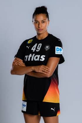 Gummersbach: Handball Frauen Deutschland - Fotoshooting Aimee von Pereira (Deutschland) Gummersbach Schwalbe Arena Deutschland