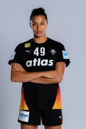 Gummersbach: Handball Frauen Deutschland - Fotoshooting Aimee von Pereira (Deutschland) Gummersbach Schwalbe Arena Deutschland