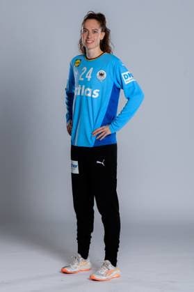 Gummersbach: Handball Frauen Deutschland - Fotoshooting Torhueterin Sarah Wachter (Deutschland) Gummersbach Schwalbe Arena Deutschland