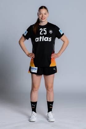 Gummersbach: Handball Frauen Deutschland - Fotoshooting Luisa Scherer (Deutschland) Gummersbach Schwalbe Arena Deutschland