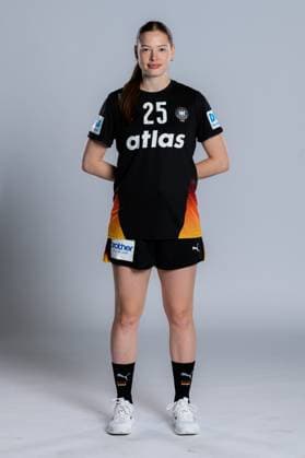 Gummersbach: Handball Frauen Deutschland - Fotoshooting Luisa Scherer (Deutschland) Gummersbach Schwalbe Arena Deutschland