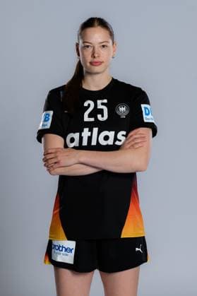 Gummersbach: Handball Frauen Deutschland - Fotoshooting Luisa Scherer (Deutschland) Gummersbach Schwalbe Arena Deutschland