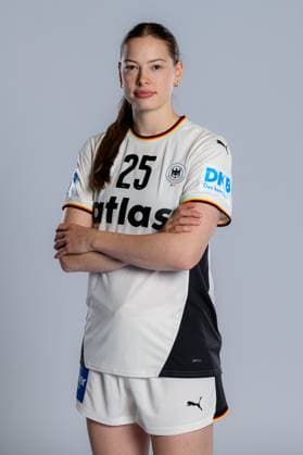 Gummersbach: Handball Frauen Deutschland - Fotoshooting Luisa Scherer (Deutschland) Gummersbach Schwalbe Arena Deutschland