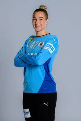 Gummersbach: Handball Frauen Deutschland - Fotoshooting Torhueterin Katharina Filter (Deutschland) Gummersbach Schwalbe Arena Deutschland