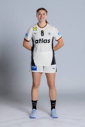 Gummersbach: Handball Frauen Deutschland - Fotoshooting Nina Engel (Deutschland) Gummersbach Schwalbe Arena Deutschland