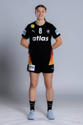 Gummersbach: Handball Frauen Deutschland - Fotoshooting Nina Engel (Deutschland) Gummersbach Schwalbe Arena Deutschland