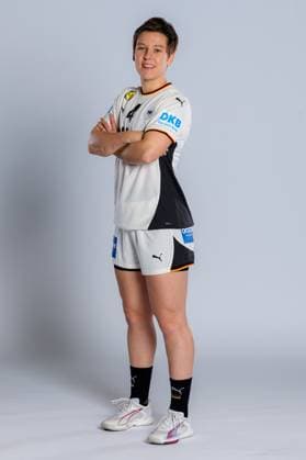 Gummersbach: Handball Frauen Deutschland - Fotoshooting Alina Grijseels (Deutschland) Gummersbach Schwalbe Arena Deutschland