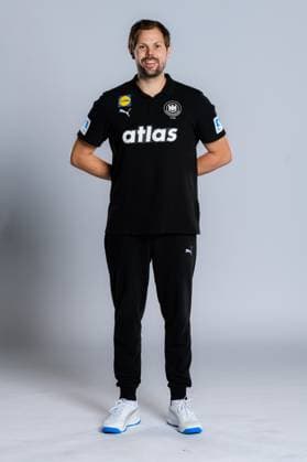 Gummersbach: Handball Frauen Deutschland - Fotoshooting Co-Trainer Frederick Griesbach (Deutschland) Gummersbach Schwalbe Arena Deutschland