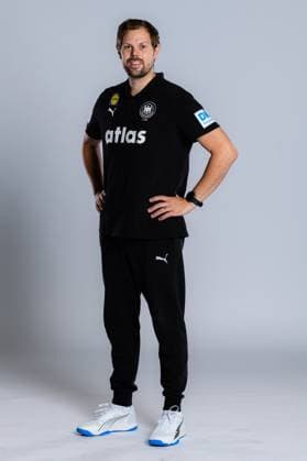 Gummersbach: Handball Frauen Deutschland - Fotoshooting Co-Trainer Frederick Griesbach (Deutschland) Gummersbach Schwalbe Arena Deutschland