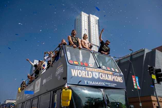 November 3, 2025, Los Angeles, California, USA: November 3, 2025: Dodgers 2025 World Series Victory Parade: CLAYTON KERSHAW, KIKE HERNANDEZ and MIGUEL ROJAS at the 2025 Los Angeles Dodgers World Series Parade. Los Angeles USA - ZUMAh234 20251103_zsp_h234_040 Copyright: xMarkxEdwardxHarrisx