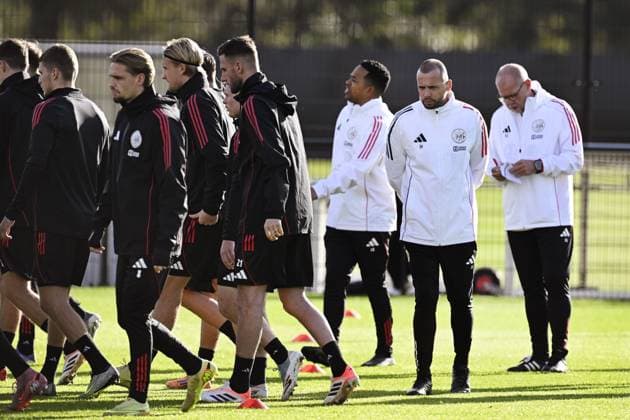 AMSTERDAM - Coach Johnny Heitinga with assistants Fred Grim and Urby Emanuelson during the MD-1 training session prior to the Champions League match against Galatasaray at De Toekomst sports complex on November 4, 2025, in Amsterdam, Netherlands. ANP OLAF KRAAK UEFA Champions League 2025-2026 xVIxANPxSportx xxANPxIVx 541191477 originalFilename: 541191477.jpg