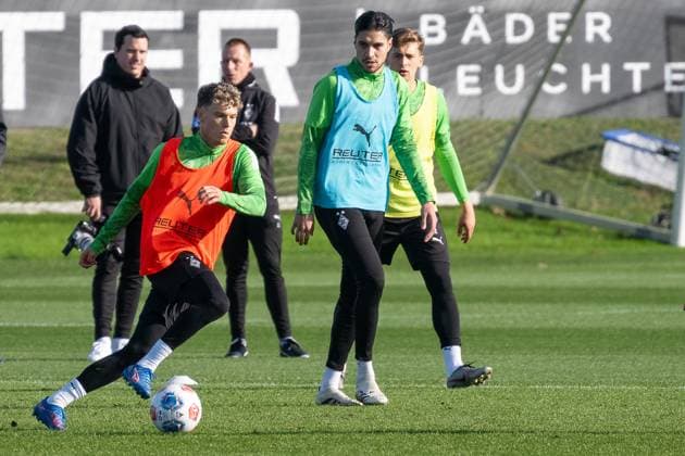 04.11.2025, Fussball: 1. Bundesliga, Saison 2025 2026, öffentliches Training, Borussia Moenchengladbach auf dem Trainingsgelände am Borussia Park. Robin Hack (Borussia Moenchengladbach, 25) im Sprint. Foto: Kirchner-Media Thomas Haesler Copyright: xKirchner-Media ThomasxHaeslerx