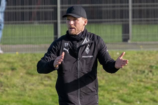 04.11.2025, Fussball: 1. Bundesliga, Saison 2025 2026, öffentliches Training, Borussia Moenchengladbach auf dem Trainingsgelände am Borussia Park. Eugen Polanski (Borussia Moenchengladbach, Trainer) fordert mehr Einsatz. Foto: Kirchner-Media Thomas Haesler Copyright: xKirchner-Media ThomasxHaeslerx