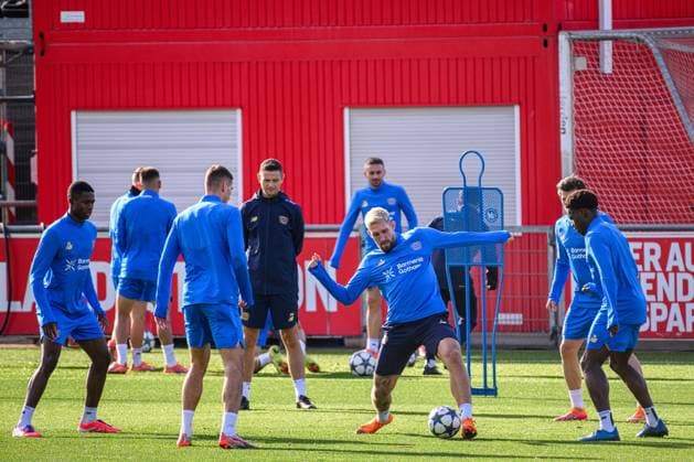 LEVERKUSEN, GERMANY - 4 NOVEMBER, 2025: Robert Andrich - UEFA Champions League, MD-1, Practice Bayer 04 at BayArena.  Copyright: xx