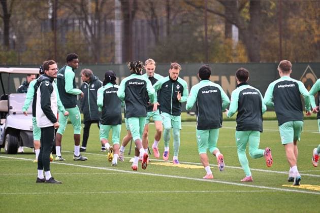 GER, 1.FBL, Werder Bremen Training 04.11.2025, Trainingsgelaende am WESERSTADION - Platz 4 5, Bremen, GER, 1.FBL, Werder Bremen Training Senne Lynen (Werder Bremen 14 ); Amos Pieper (Werder Bremen 05);