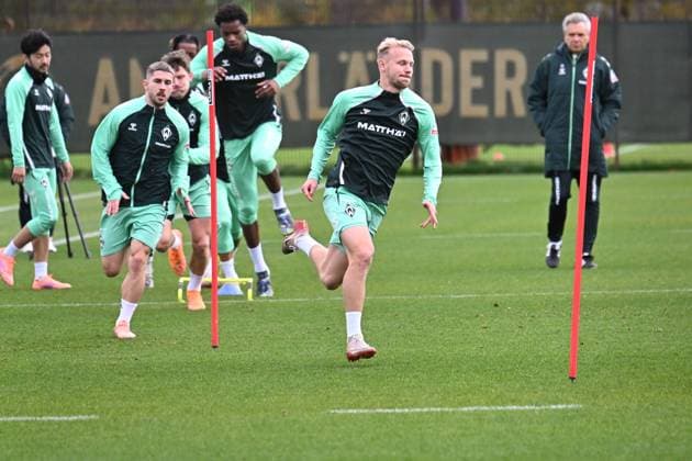 GER, 1.FBL, Werder Bremen Training 04.11.2025, Trainingsgelaende am WESERSTADION - Platz 4 5, Bremen, GER, 1.FBL, Werder Bremen Training Marco Gruell Grüll (Werder Bremen 17);