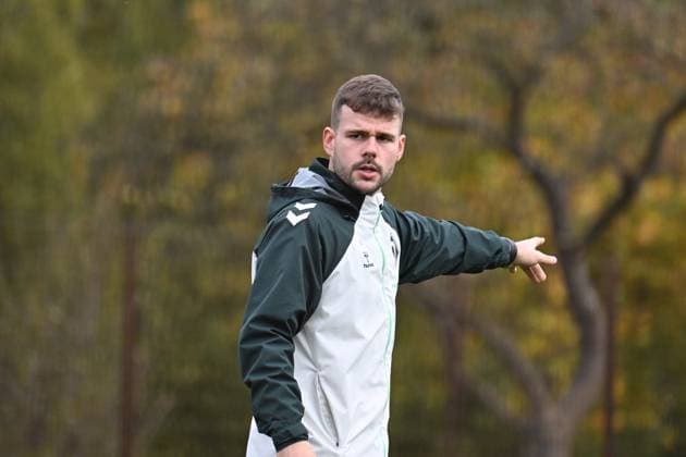 GER, 1.FBL, Werder Bremen Training 04.11.2025, Trainingsgelaende am WESERSTADION - Platz 4 5, Bremen, GER, 1.FBL, Werder Bremen Training RAPHAEL DUARTE (Co Trainer Werder Bremen) *** GER, 1 FBL, Werder Bremen Training 04 11 2025, Trainingsgelaende am WESERSTADION Platz 4 5, Bremen, GER, 1 FBL, Werder Bremen Training RAPHAEL DUARTE Co Trainer Werder Bremen nordphotoxGmbHxx xKokenge nph00001