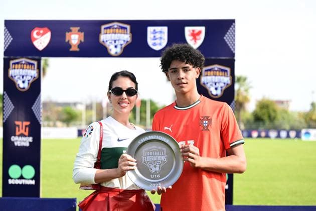 Portugal v England - Football Federation Cup ANTALYA, TURKIYE - NOVEMBER 4: Ronaldo s son Cristiano Dos Santos (23) poses for a photo with Cristiano Ronaldo s fiance Georgina Rodriguez after the U-16 preparatory tournament match between Portugal and England national football teams in Antalya, Turkiye on November 4, 2025. Orhan Cicek Anadolu Antalya Turkey. Editorial use only. Please get in touch for any other usage.  Copyright: x2025xAnadoluxOrhanxCicekx