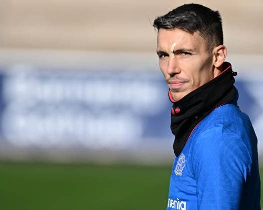 04.11.2025, xophax, Fussball , Champions - League , Bayer 04 Leverkusen Training vor dem Lissabon - Spiel Alejandro Grimaldo ( Bayer 04 ) (DFL DFB REGULATIONS PROHIBIT ANY USE OF PHOTOGRAPHS as IMAGE SEQUENCES and or QUASI-VIDEO) Leverkusen