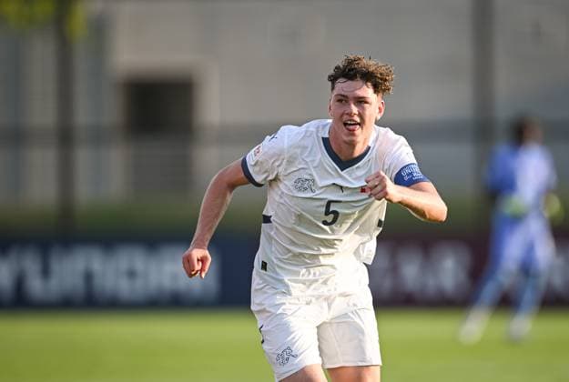Fussball, Junioren U 17 WM 2025 Doha Katar Vorrunde 03.11.2025 Gruppe F Elfenbeinkueste - Schweiz JUBEL Schweiz; Torschuetze zum 0-1 Gil Zufferey